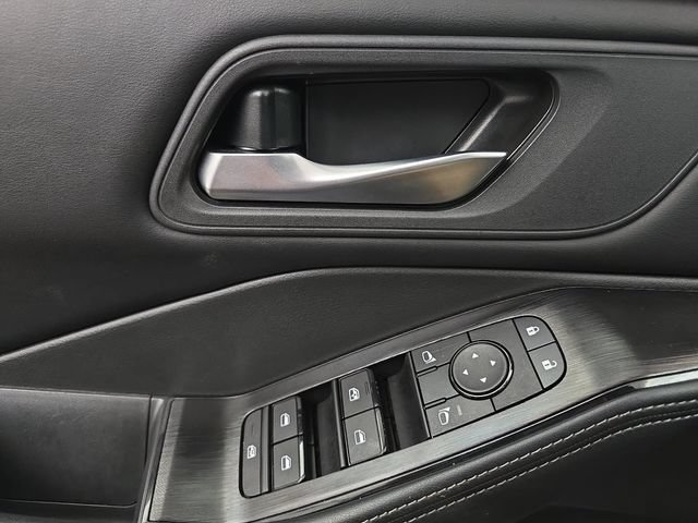 Used 2026 Nissan Rogue SV FWD image 27