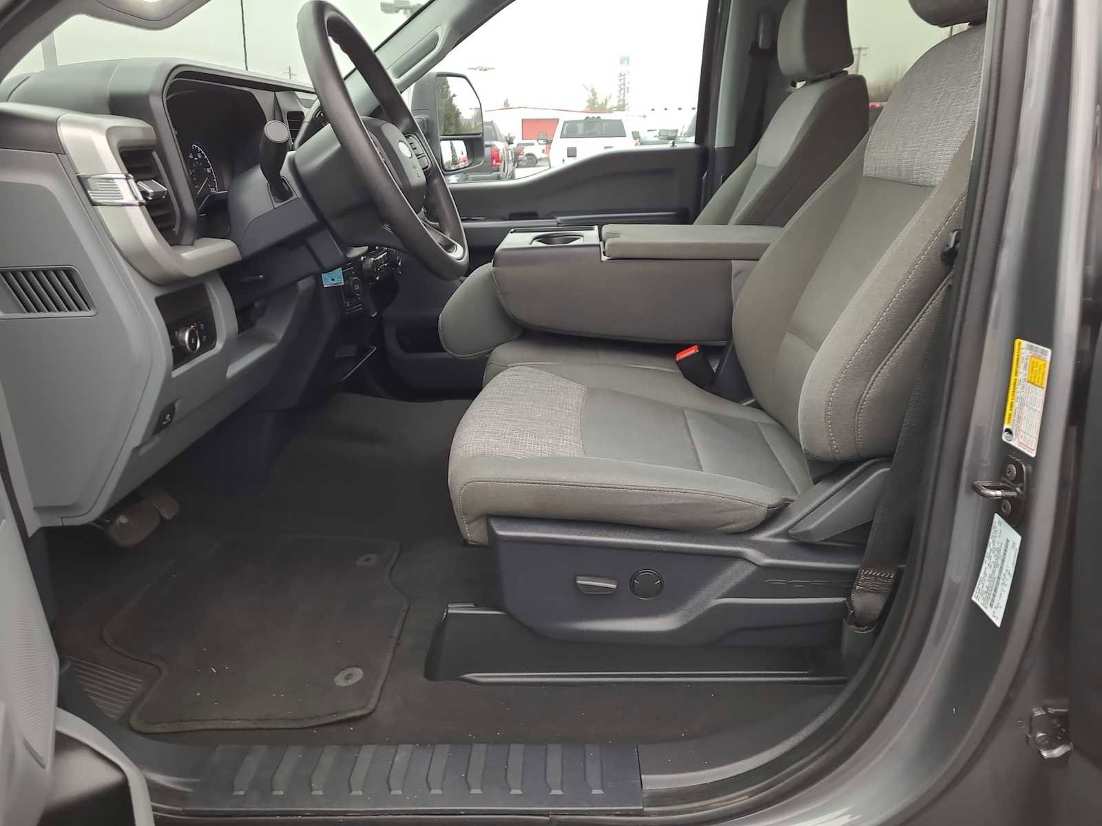 Used 2025 Ford F250 XLT w/ FX4 Off-Road Package image 19