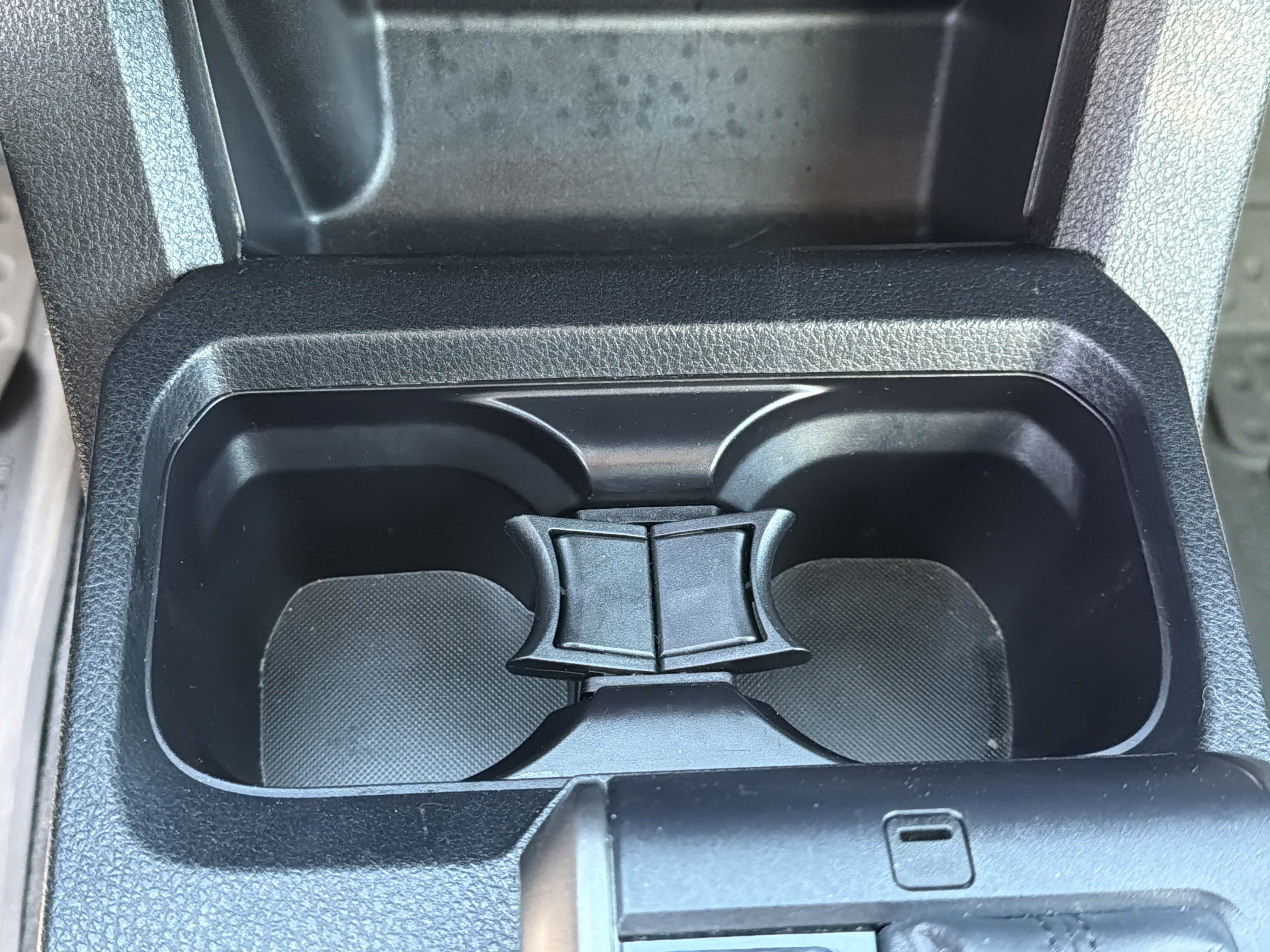 Used 2023 Toyota Tacoma SR5 w/ Technology Package image 7