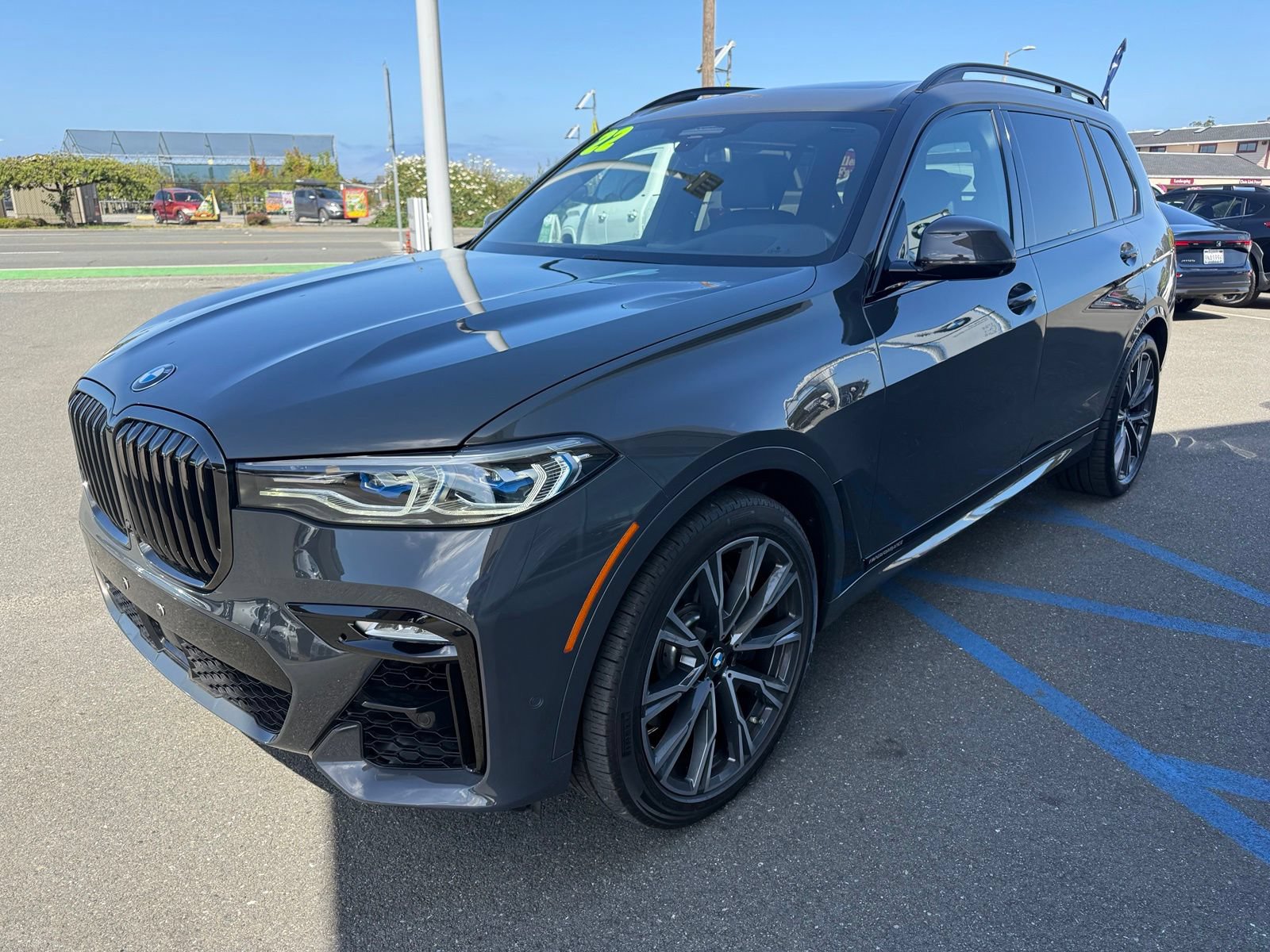 Used 2022 BMW X7 M50i AWD/4WD image 4