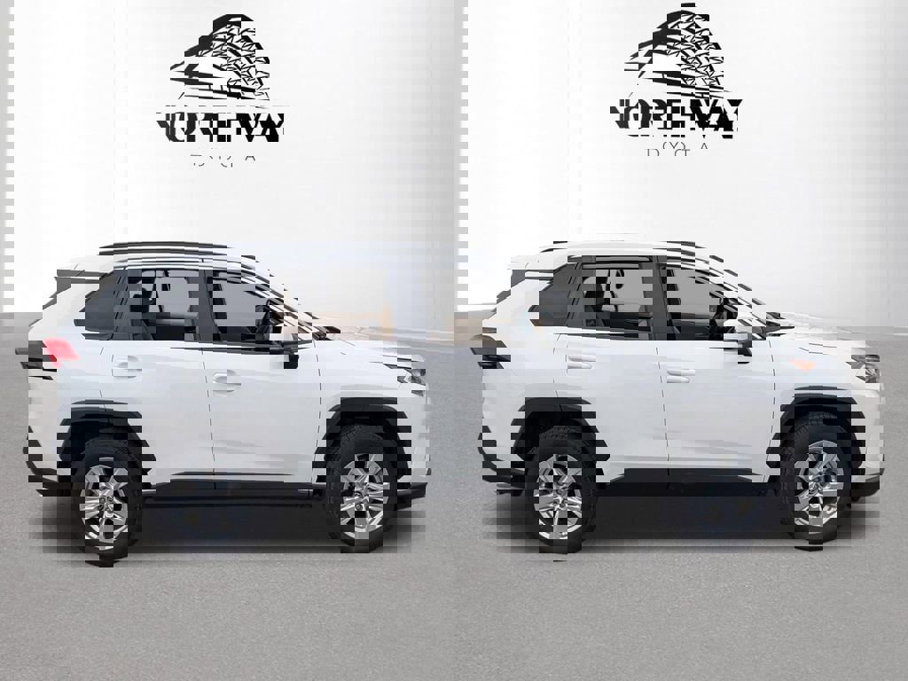 Used 2019 Toyota RAV4 XLE w/ Convenience Package AWD/4WD image 3