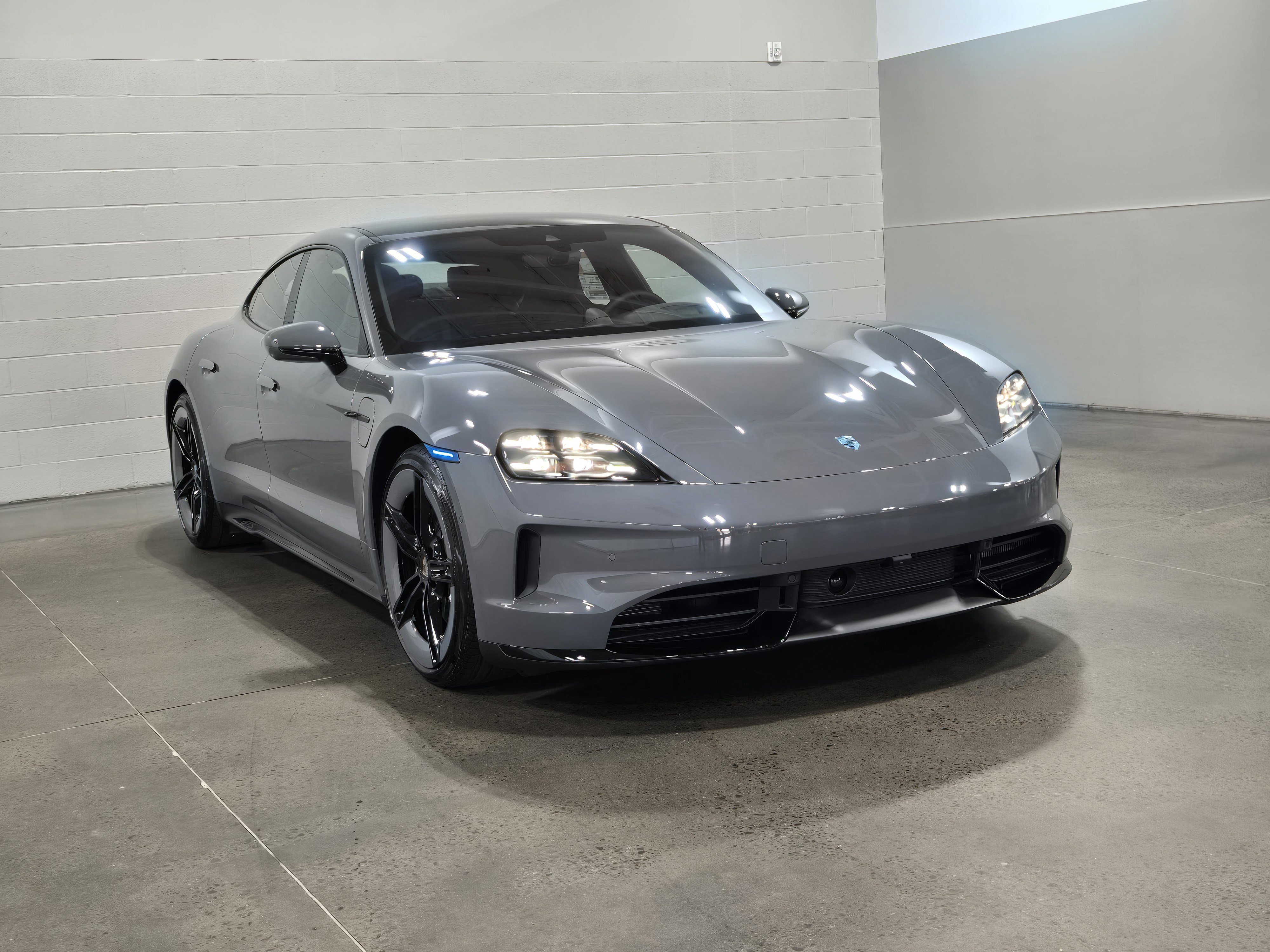 New 2026 Porsche Taycan GTS AWD/4WD image 9