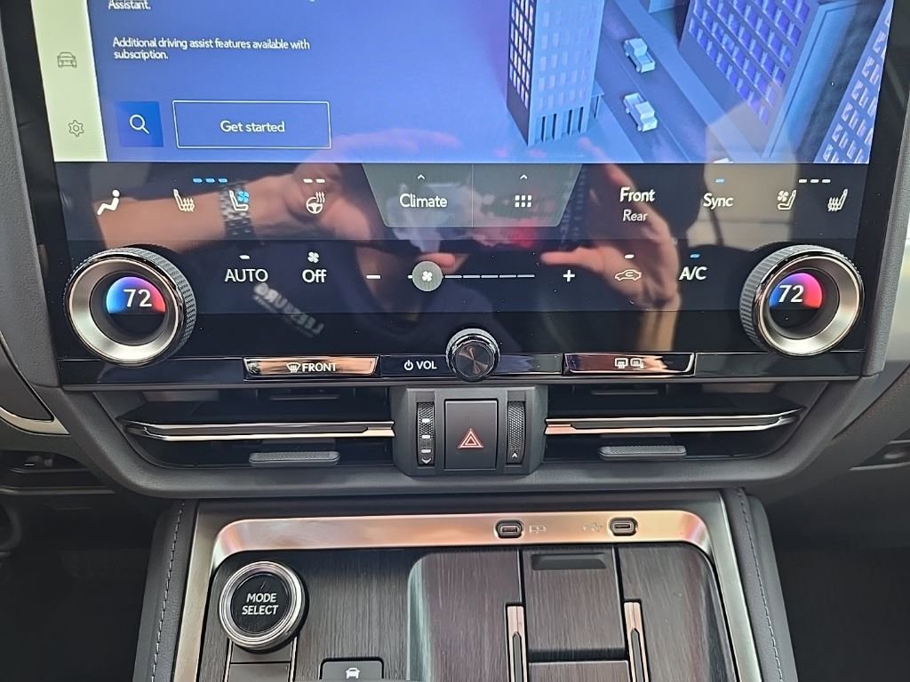 Used 2025 Lexus GX 550 w/ Accessory Package (2T) image 30