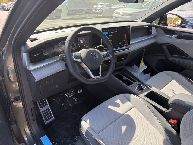 New 2026 Volkswagen Tiguan SE R-Line FWD image 4