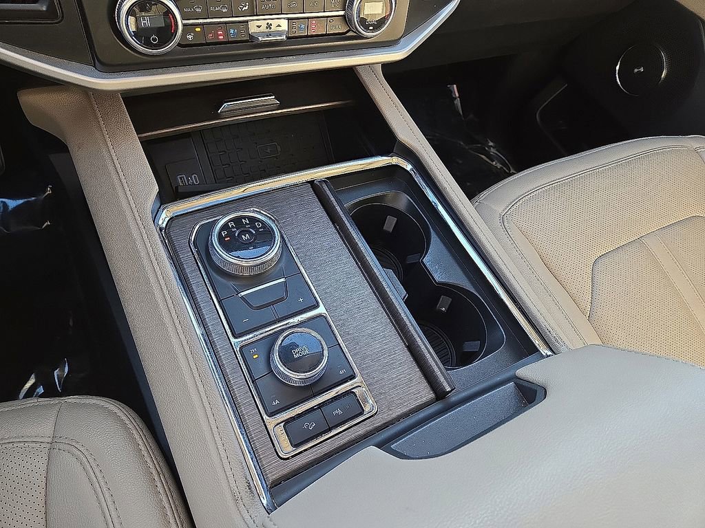 Used 2024 Ford Expedition Limited image 29