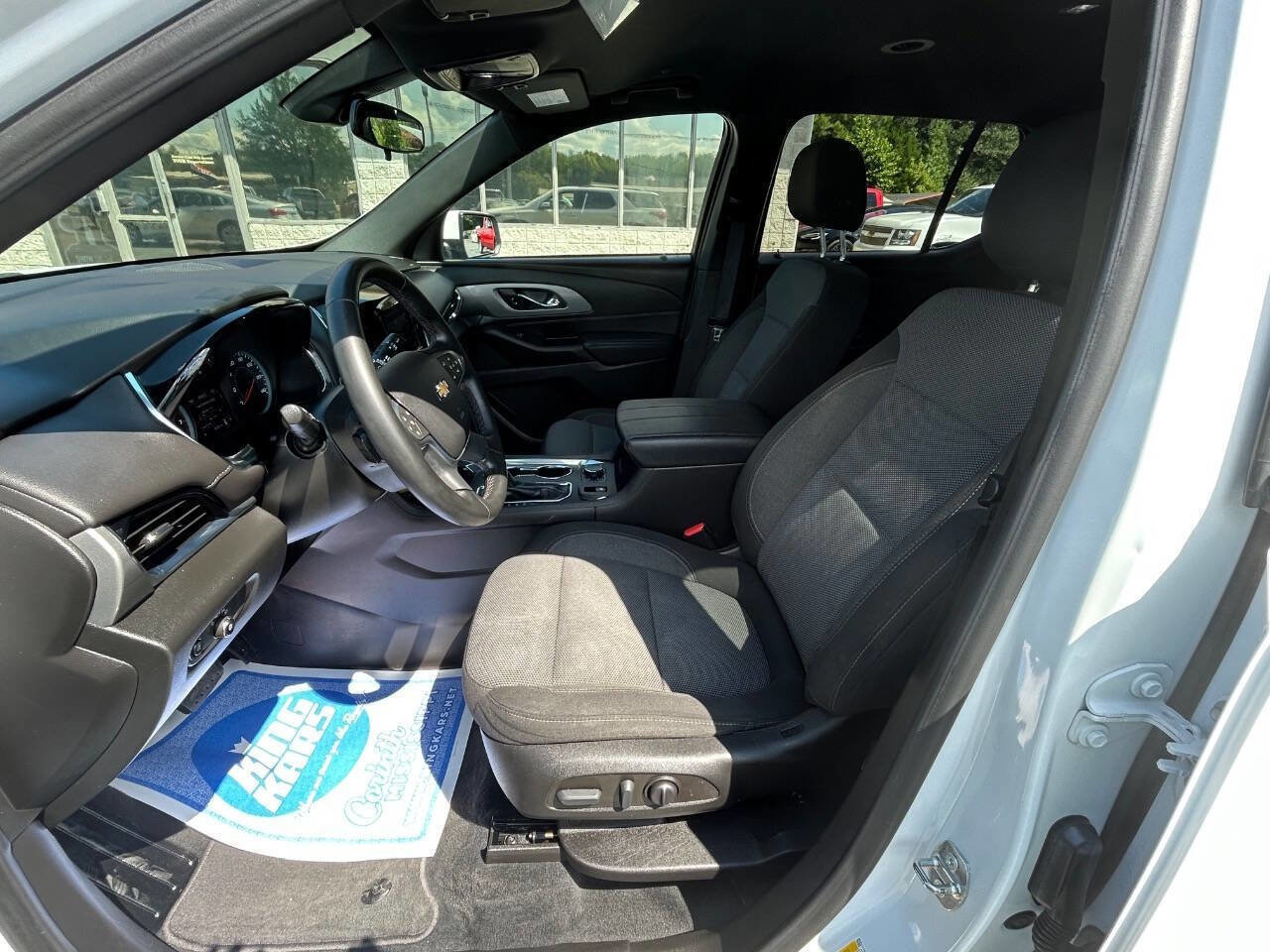 Used 2023 Chevrolet Traverse LT FWD image 12