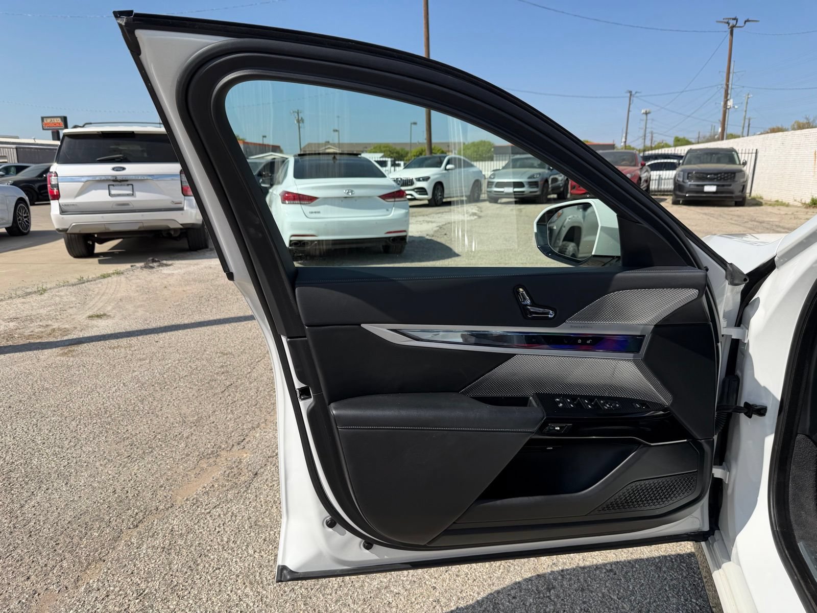 Used 2023 BMW 740i w/ Executive Package RWD image 23