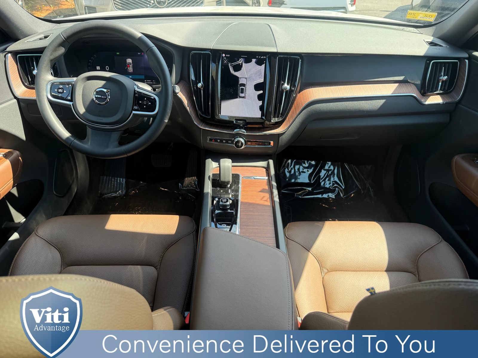 Used 2025 Volvo XC60 T8 Plus w/ Climate Package AWD/4WD image 2