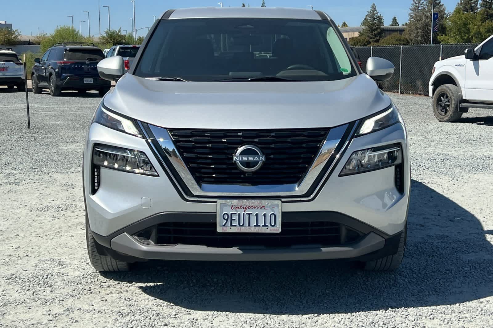 Used 2023 Nissan Rogue SV FWD image 11