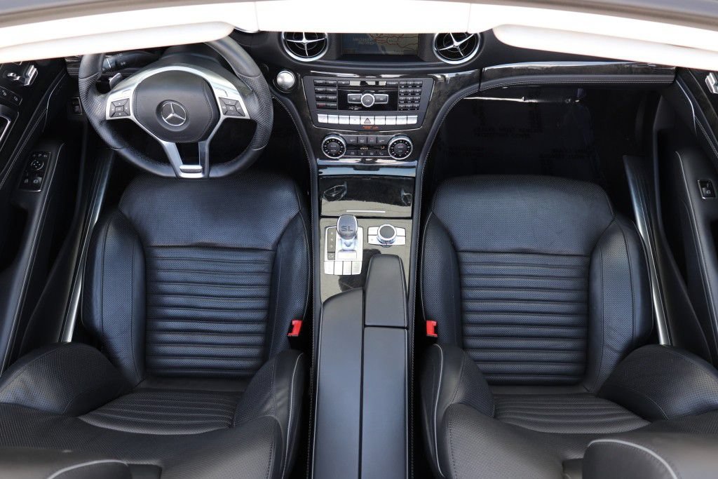 Used 2014 Mercedes-Benz SL 550 w/ Driver Assistance Package image 65
