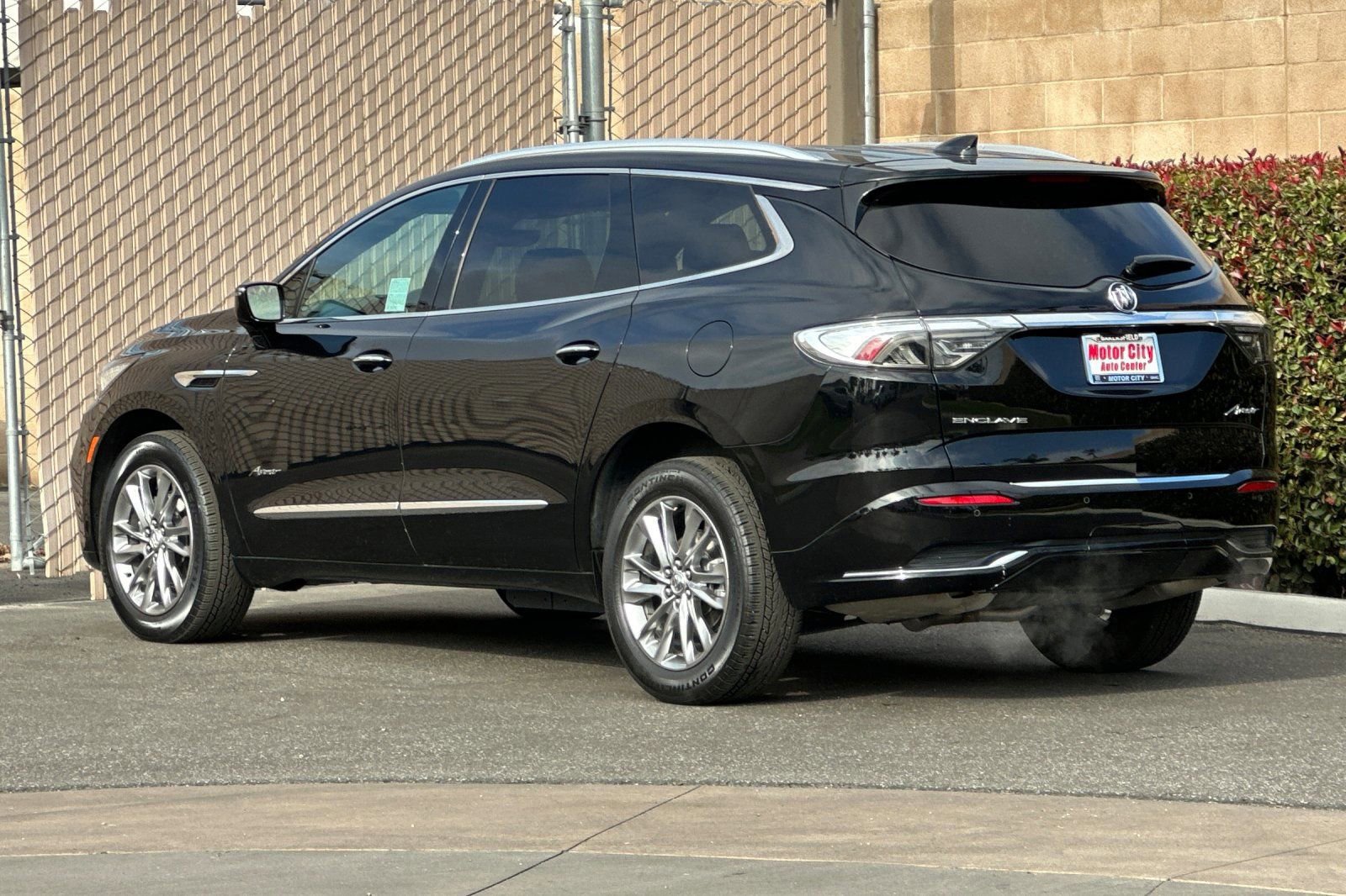 Certified 2023 Buick Enclave Avenir image 6