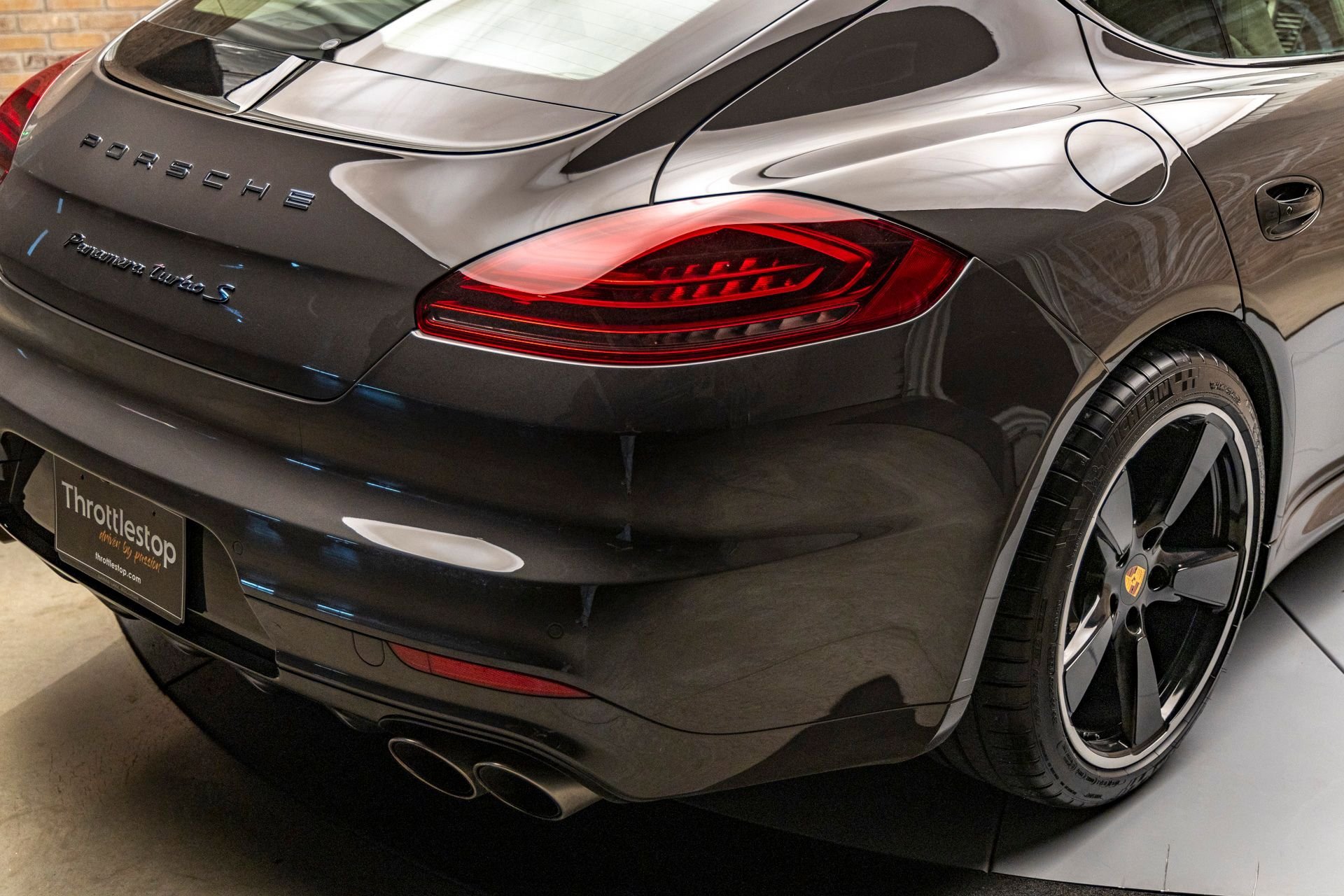 Used 2016 Porsche Panamera Turbo S image 28