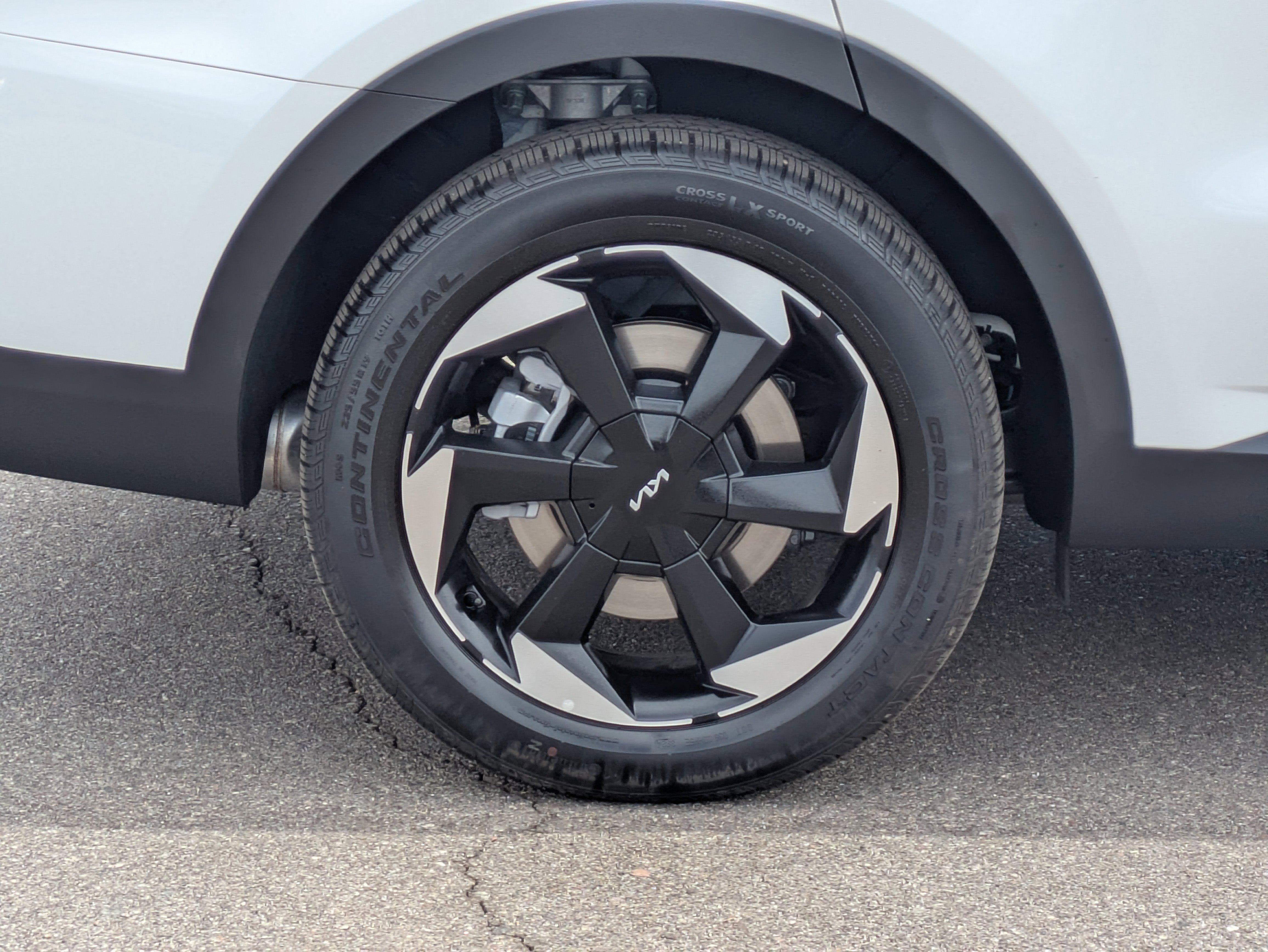 Certified 2025 Kia Sorento EX image 9