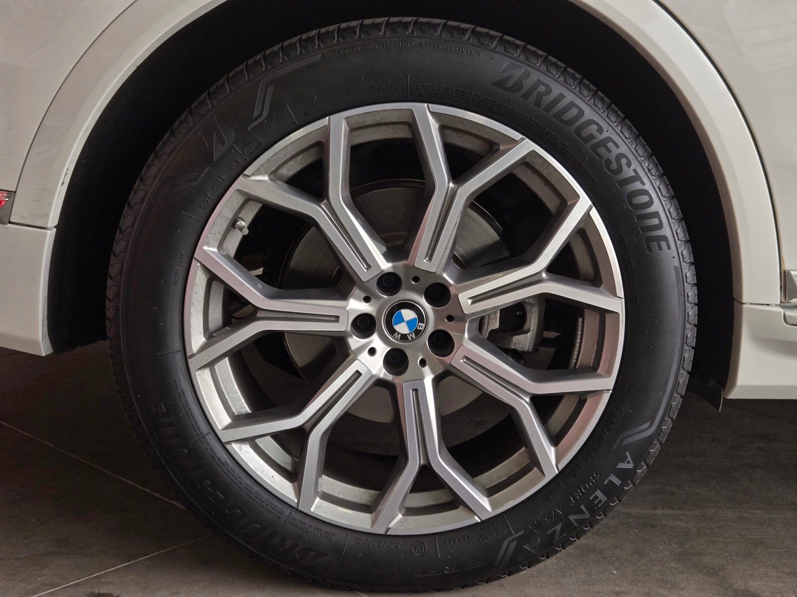 Used 2025 BMW X7 xDrive40i image 5