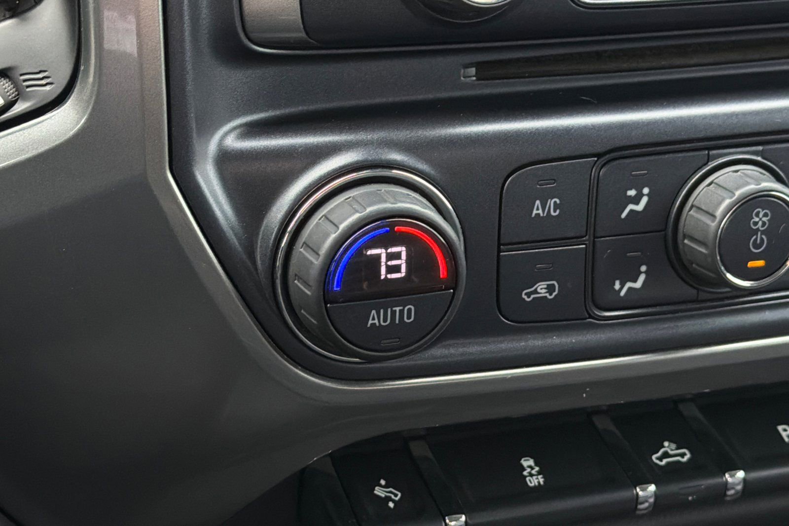 Used 2018 Chevrolet Silverado 1500 LT w/ All Star Edition image 28