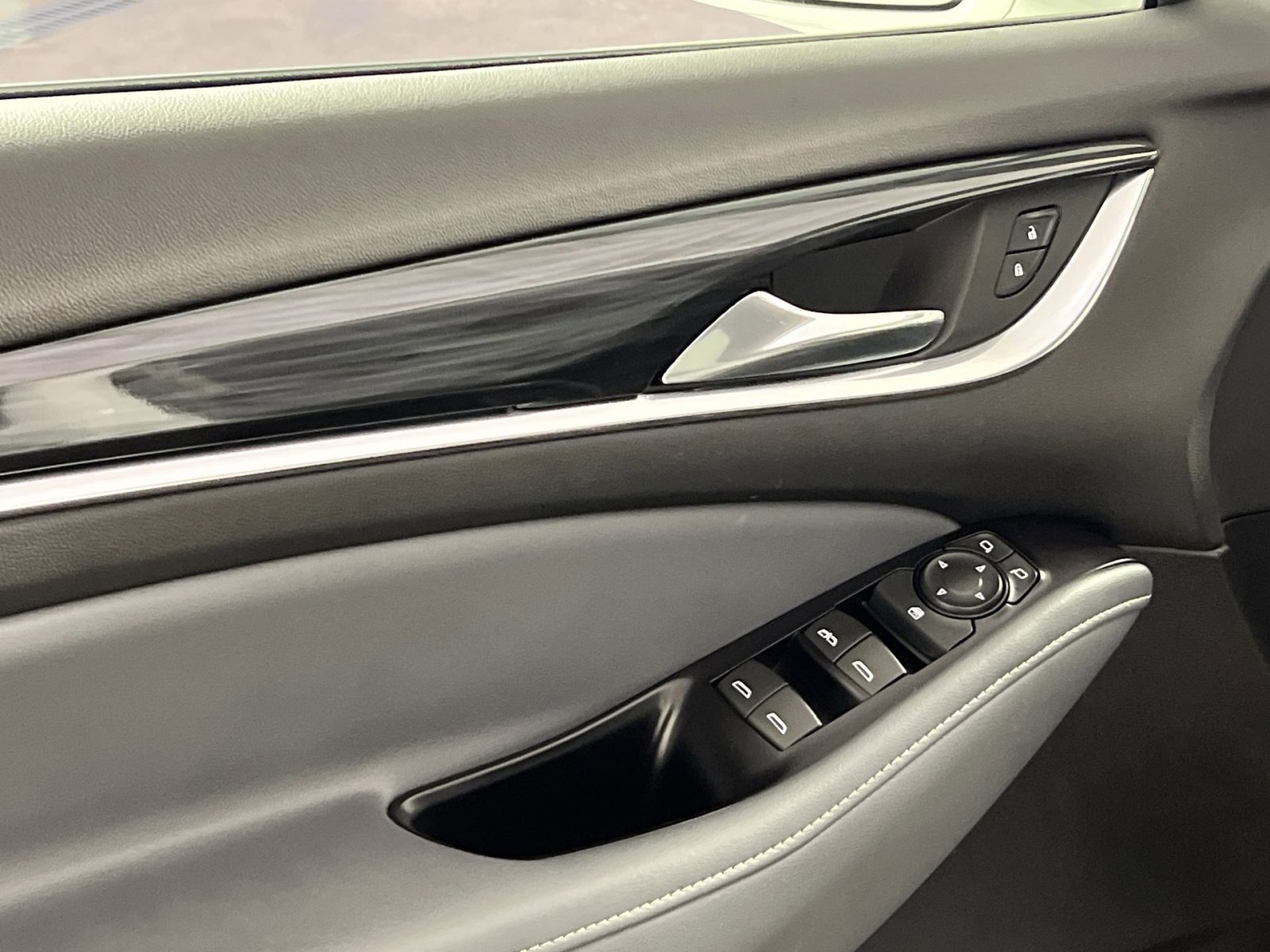 Used 2019 Buick Enclave Preferred image 15