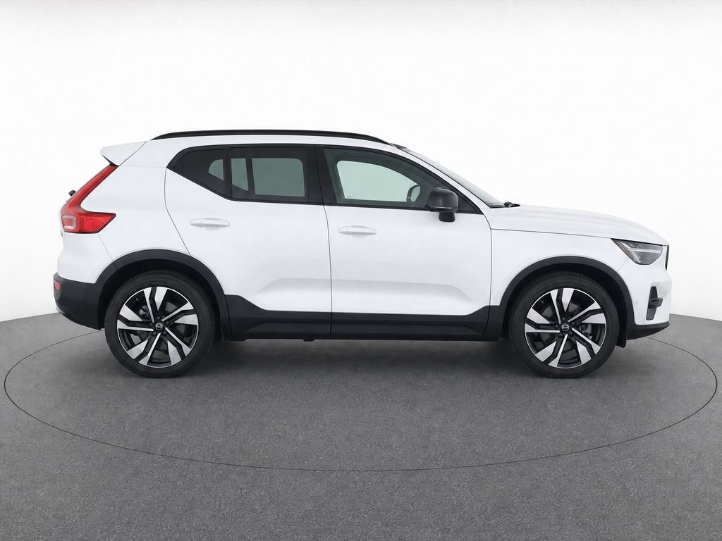 New 2026 Volvo XC40 B5 Ultra w/ Protection Package Premier AWD/4WD image 8