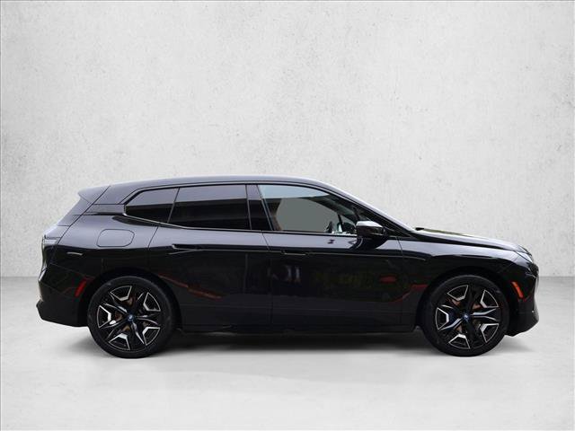 Used 2023 BMW iX xDrive50 w/ Sport Package AWD/4WD image 5