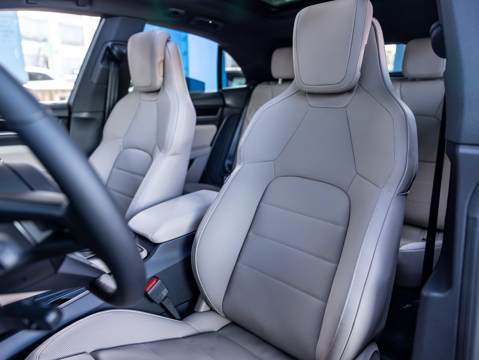New 2026 Porsche Macan 4 Electric AWD/4WD image 5