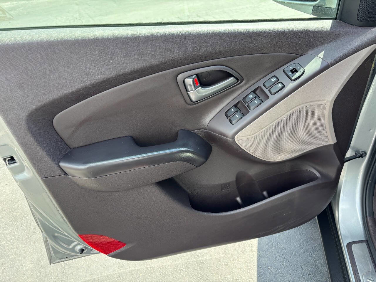 Used 2015 Hyundai Tucson Limited w/ Option Group 03 AWD/4WD image 13
