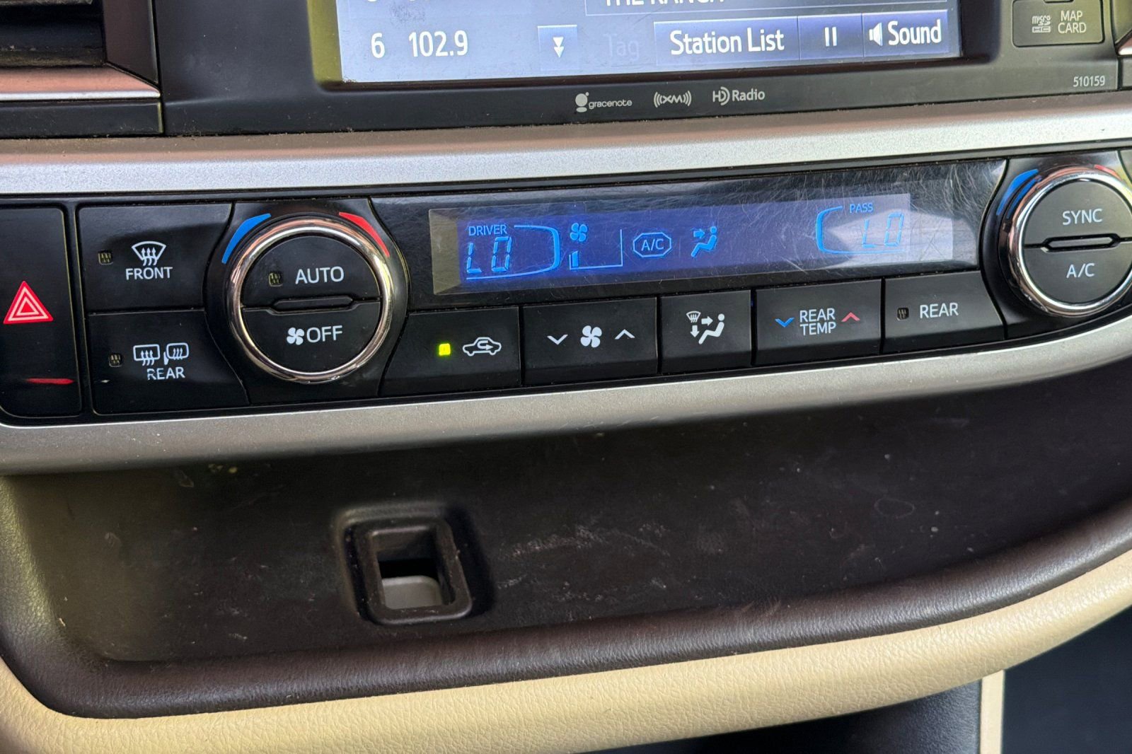 Used 2016 Toyota Highlander XLE AWD/4WD image 22