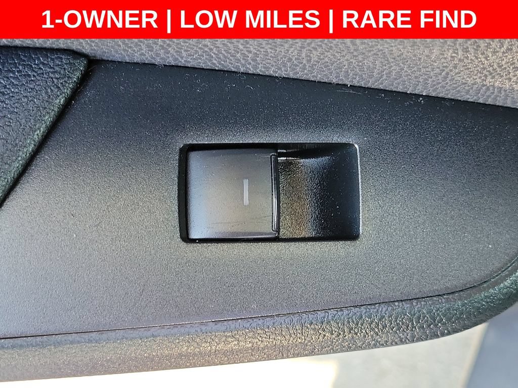 Used 2022 Toyota Prius LE FWD image 18