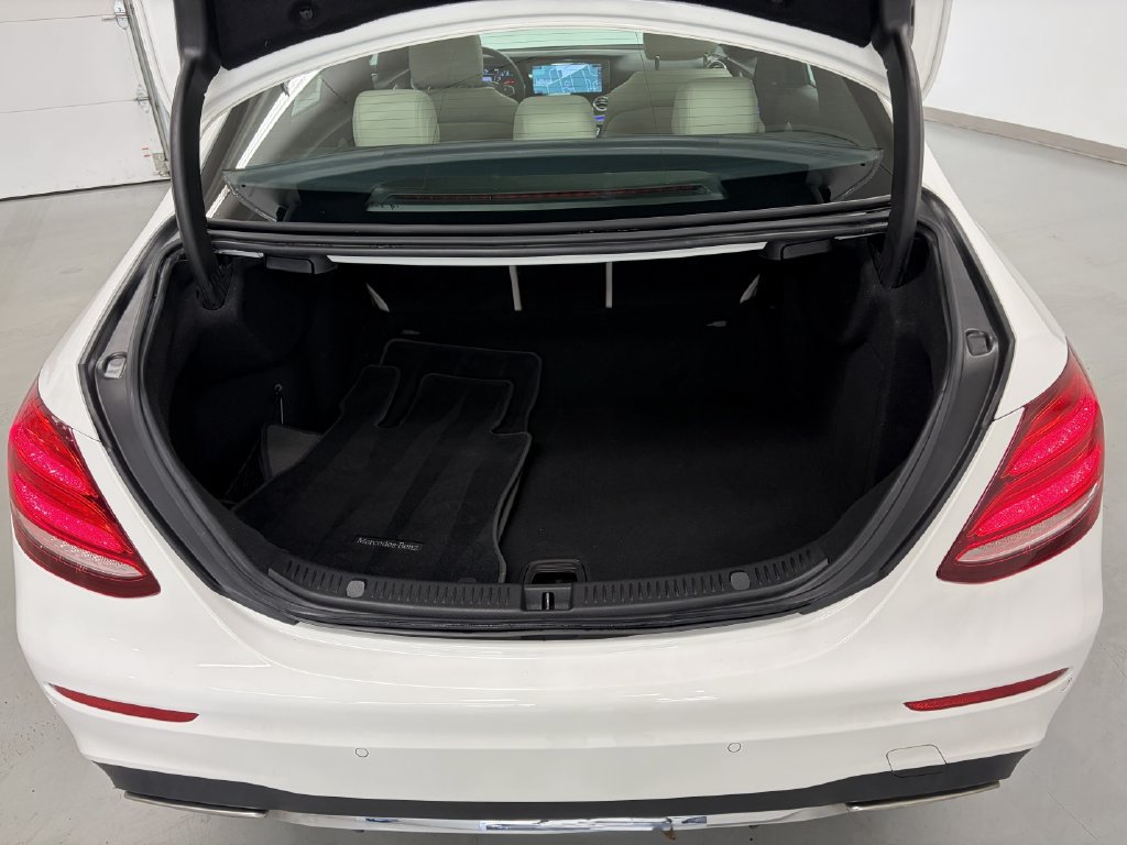 Used 2017 Mercedes-Benz E 300 4MATIC image 23