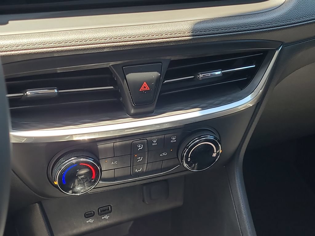 Used 2024 Buick Encore GX Preferred FWD image 15