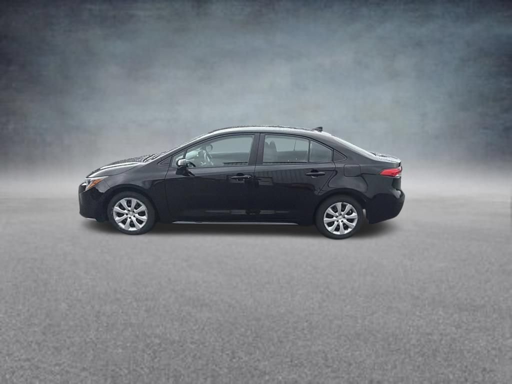 Used 2023 Toyota Corolla LE FWD image 2