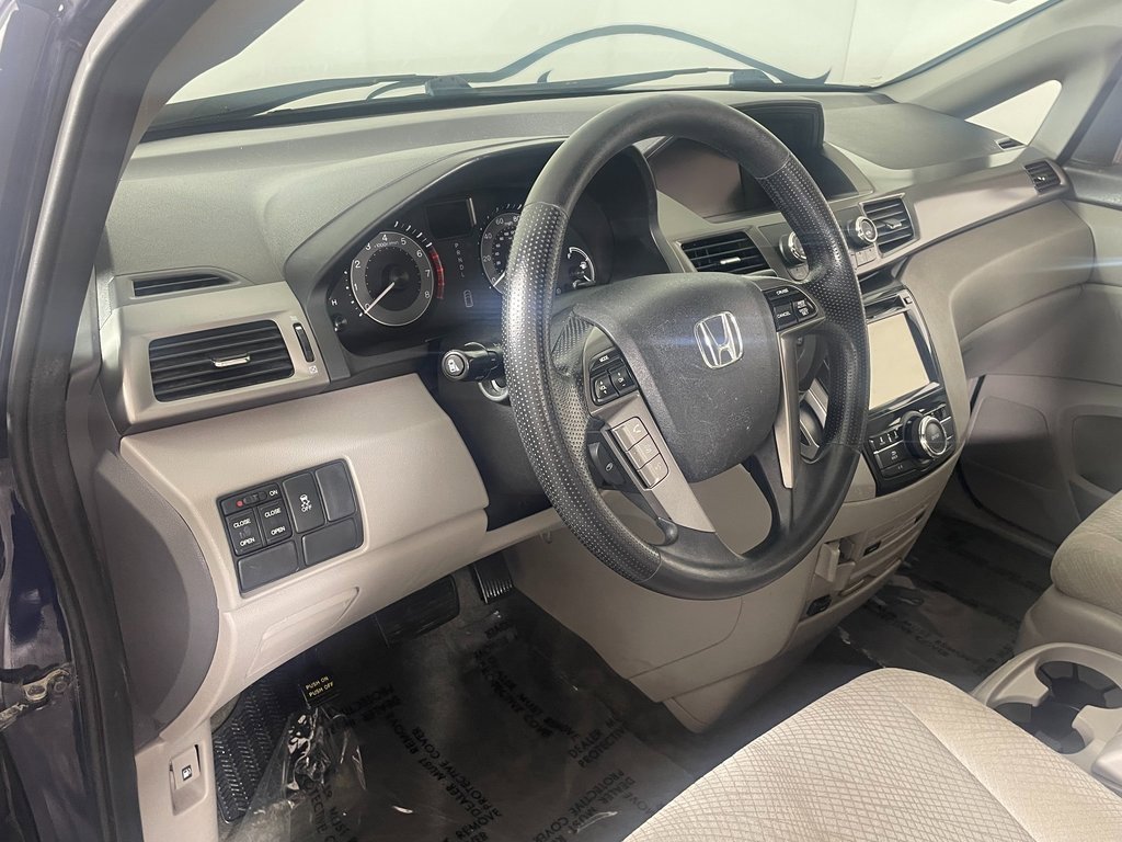 Used 2016 Honda Odyssey SE image 14