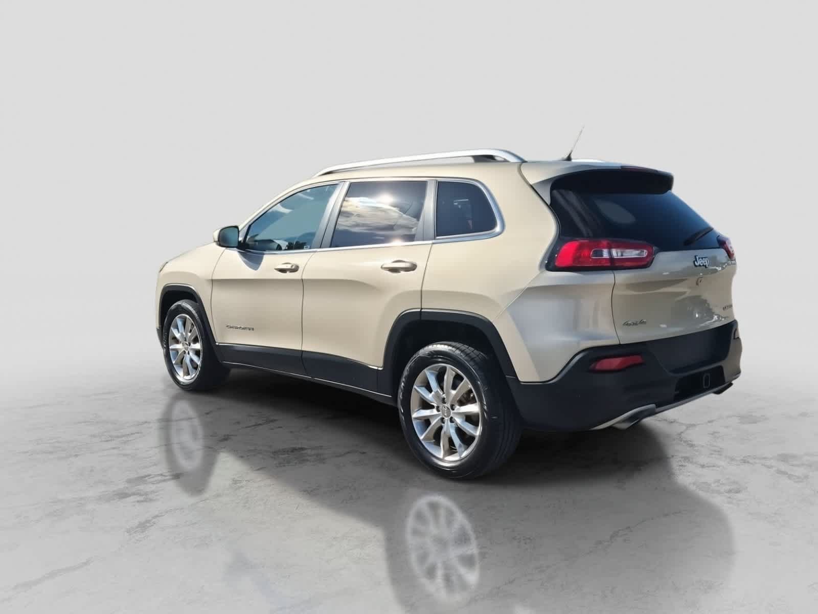 Used 2014 Jeep Cherokee Limited w/ Trailer Tow Group AWD/4WD image 6