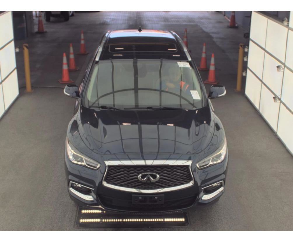 Used 2019 INFINITI QX60 Luxe w/ Essential Package AWD/4WD image 3