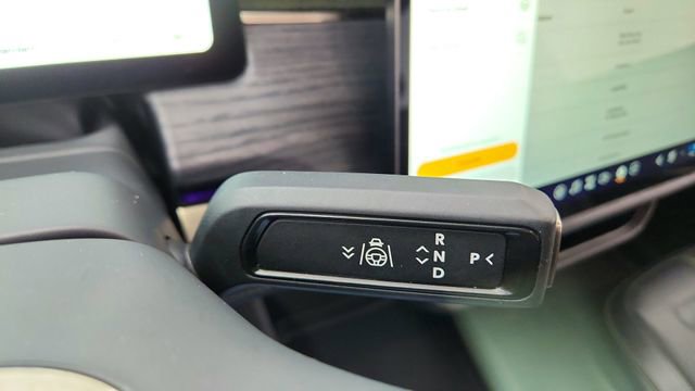 Used 2024 Rivian R1S Adventure image 47