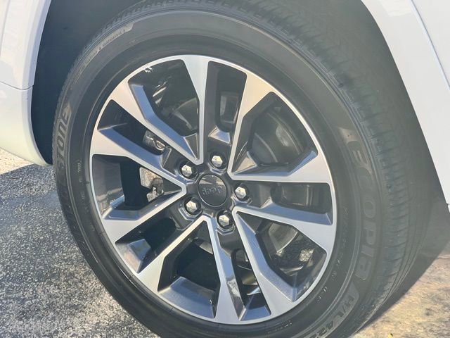 Used 2022 Jeep Grand Cherokee Overland w/ Advanced Protech Group III image 20