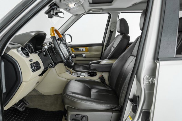 Used 2015 Land Rover LR4 HSE LUX image 32