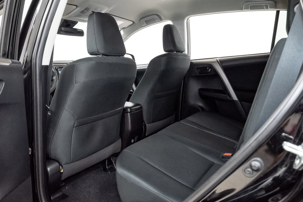 Used 2018 Toyota RAV4 LE w/ All Weather Liner Package AWD/4WD image 20
