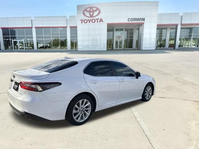 Used 2024 Toyota Camry LE w/ Convenience Package FWD image 4