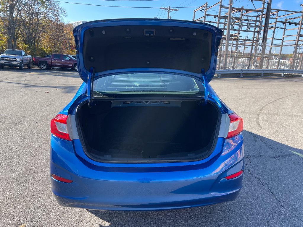 Used 2016 Chevrolet Cruze LT w/ Sun And Sound Package FWD image 13