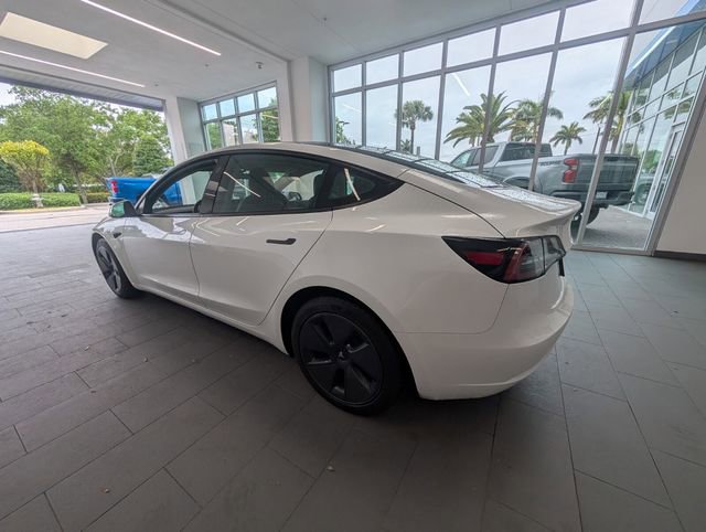 Used 2023 Tesla Model 3 Standard Range image 9
