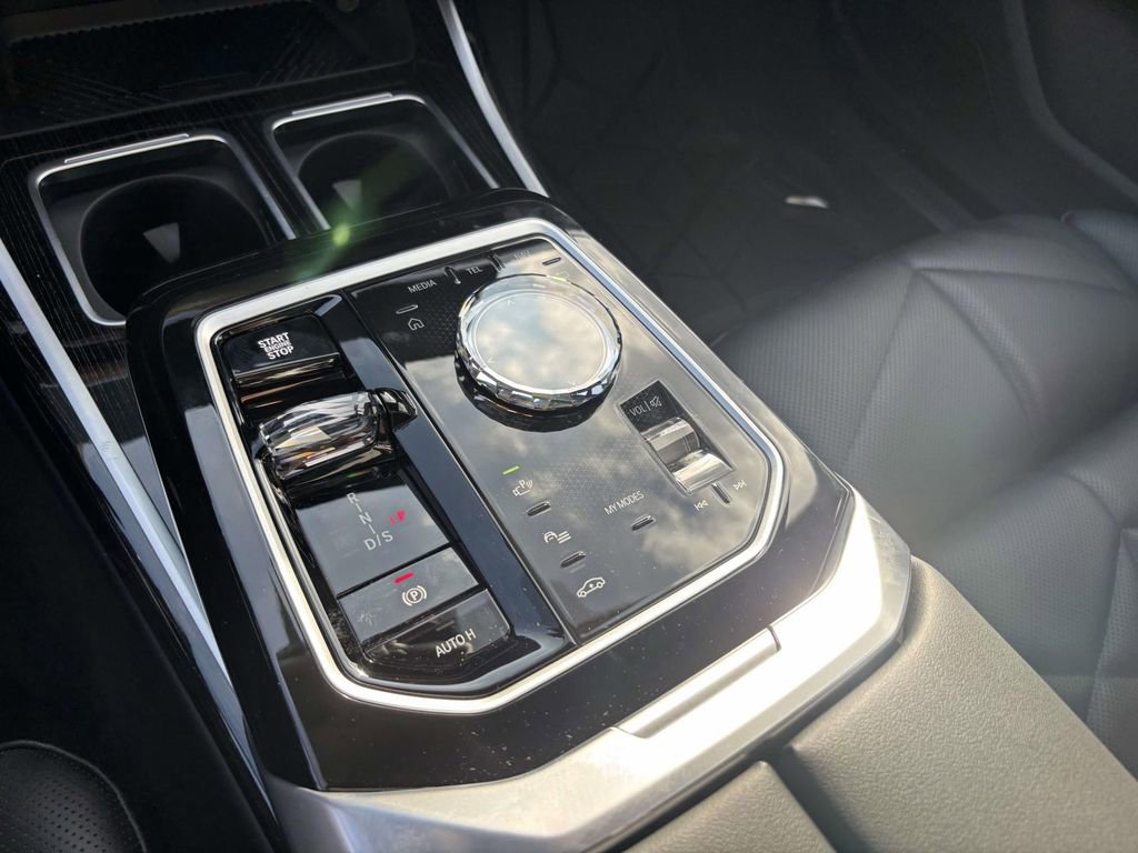 New 2026 BMW 740i xDrive image 25