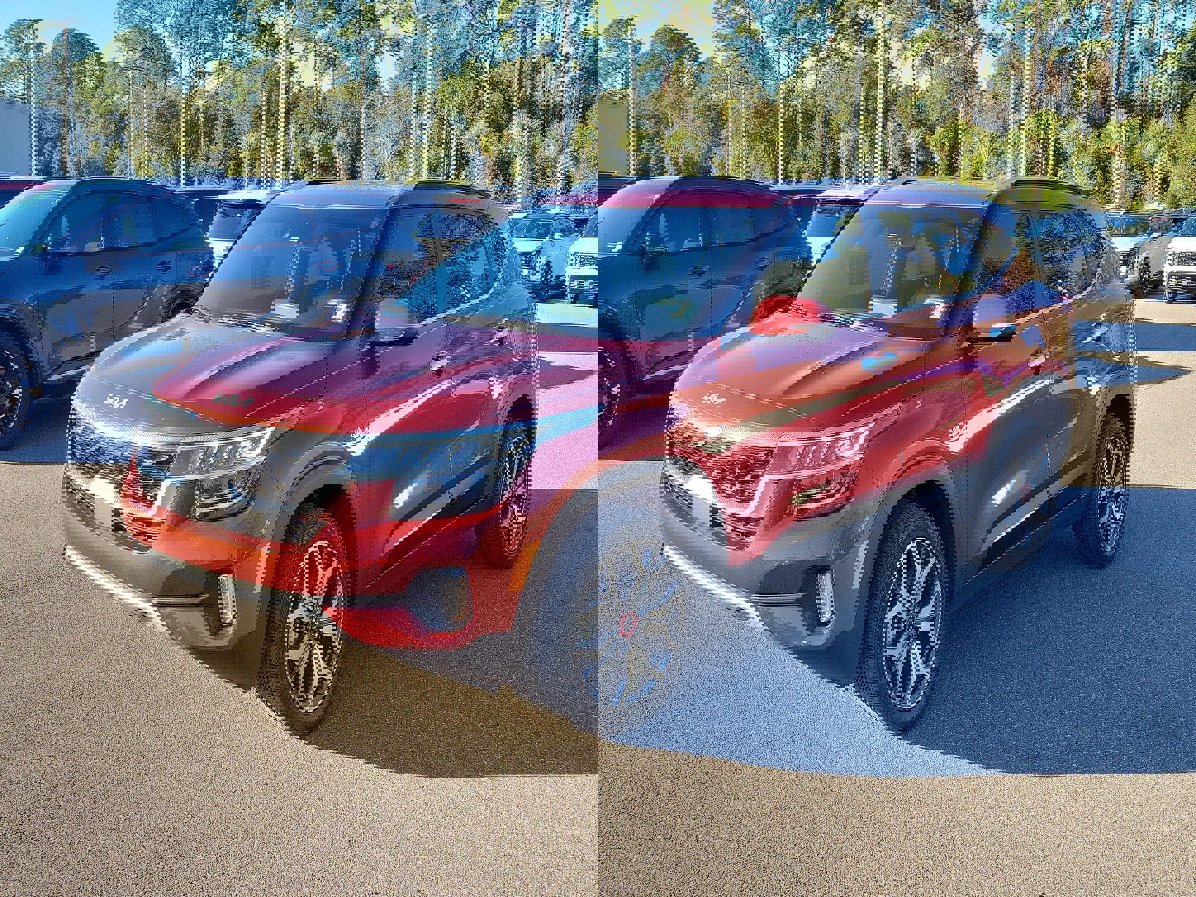 Certified 2022 Kia Seltos SX image 3