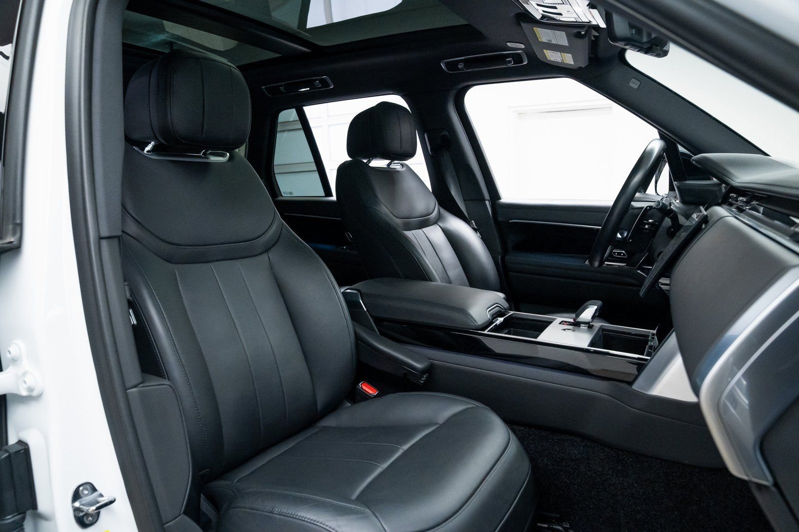 Used 2024 Land Rover Range Rover SE AWD/4WD image 24