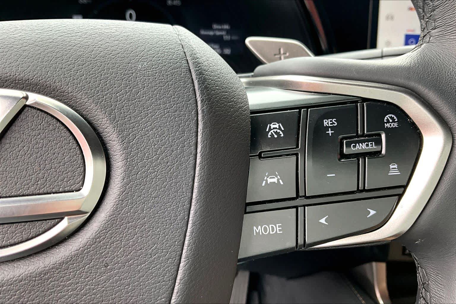 Used 2025 Lexus RX 350h w/ Convenience Package AWD/4WD image 25