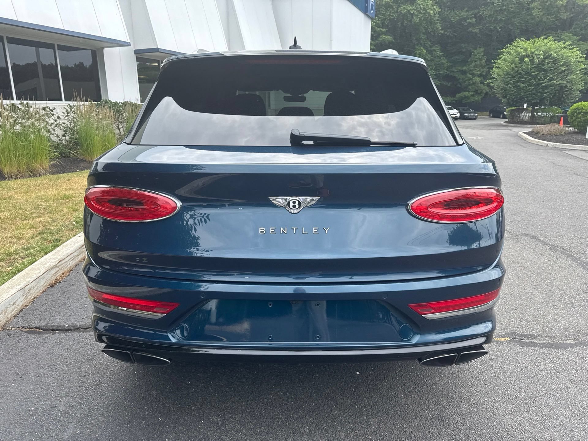 Certified 2021 Bentley Bentayga AWD/4WD image 3