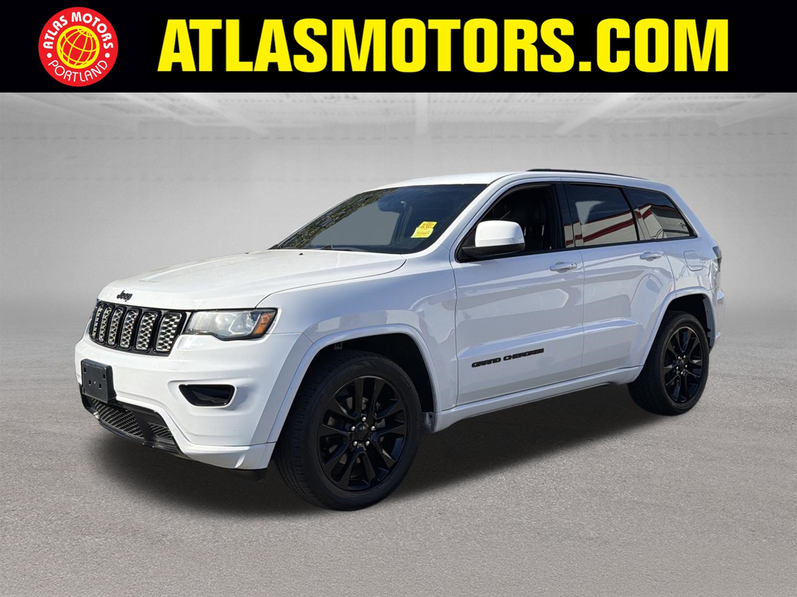 Used 2017 Jeep Grand Cherokee Altitude RWD image 1