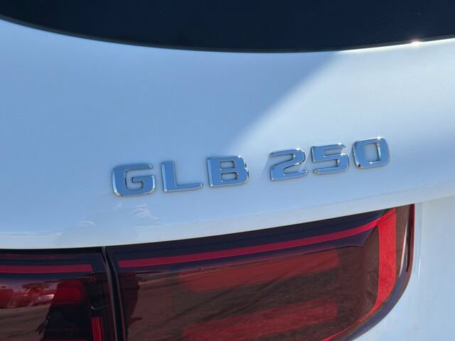 Certified 2025 Mercedes-Benz GLB 250 image 34