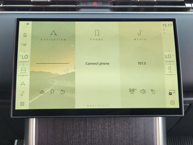 New 2026 Land Rover Range Rover Long Wheelbase SE AWD/4WD image 12