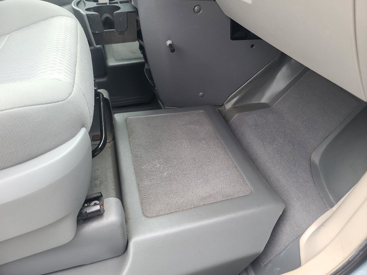 Used 2008 Chrysler Town & Country Touring w/ Trailer Tow Group FWD image 17