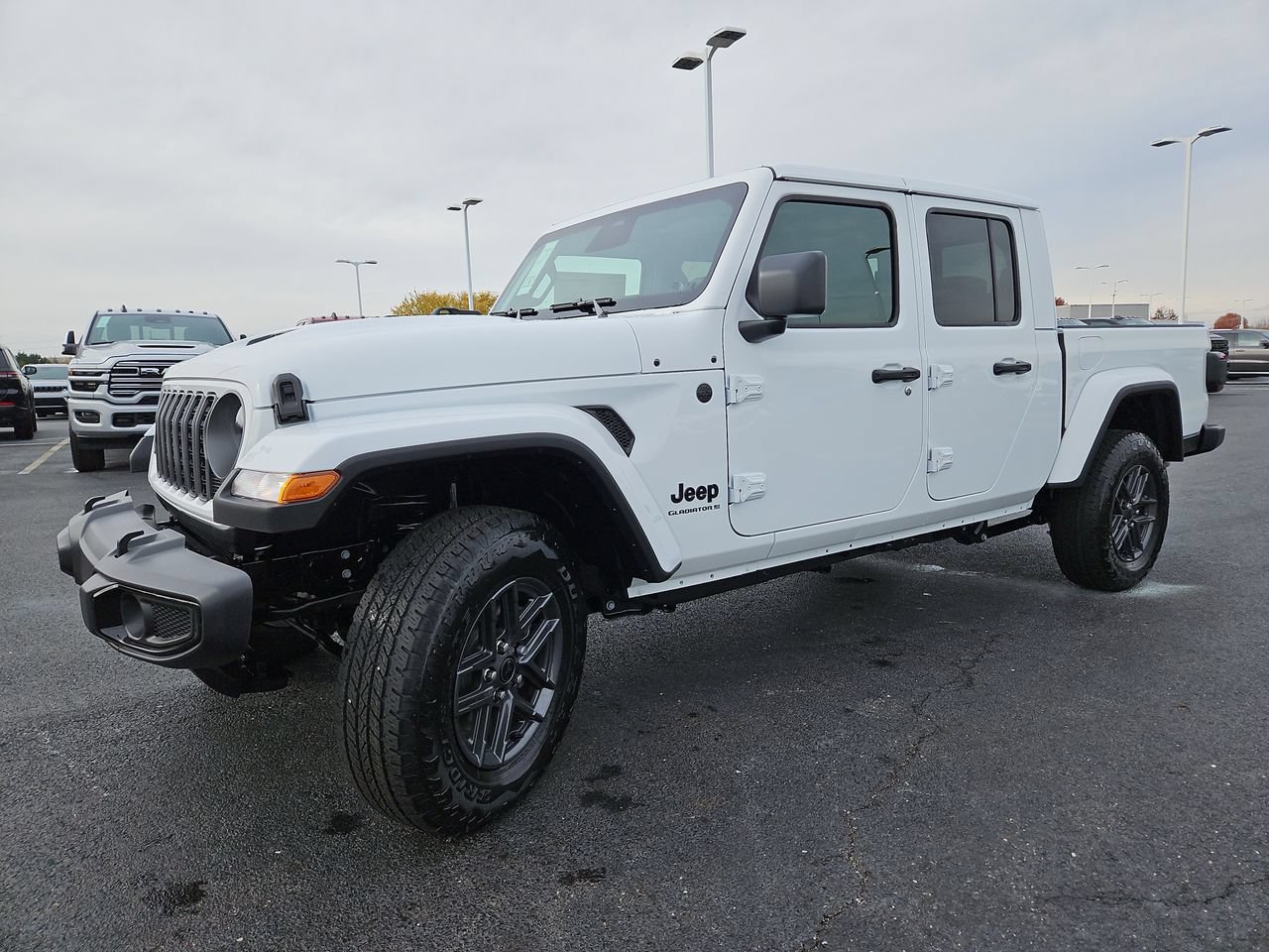 New 2026 Jeep Gladiator Sport AWD/4WD image 3