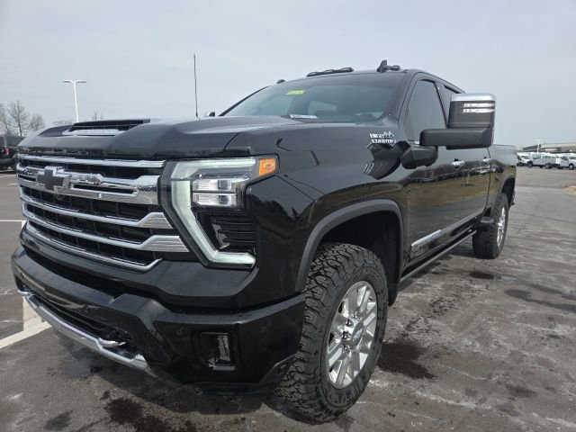 Used 2024 Chevrolet Silverado 3500 High Country w/ High Country Premium Package AWD/4WD image 2